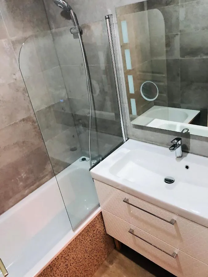 Le Chalet D'Aurouze 103, Appartement 6 Personnes - La Joue Du Loup 0*,  France